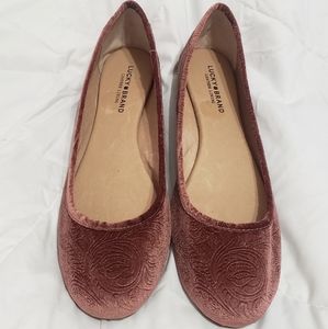 Lucky brand flats velvet paisley Sable